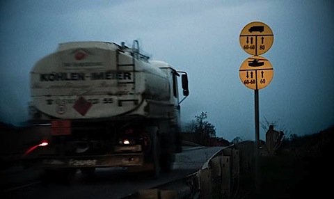 tank sign kosovo.jpg